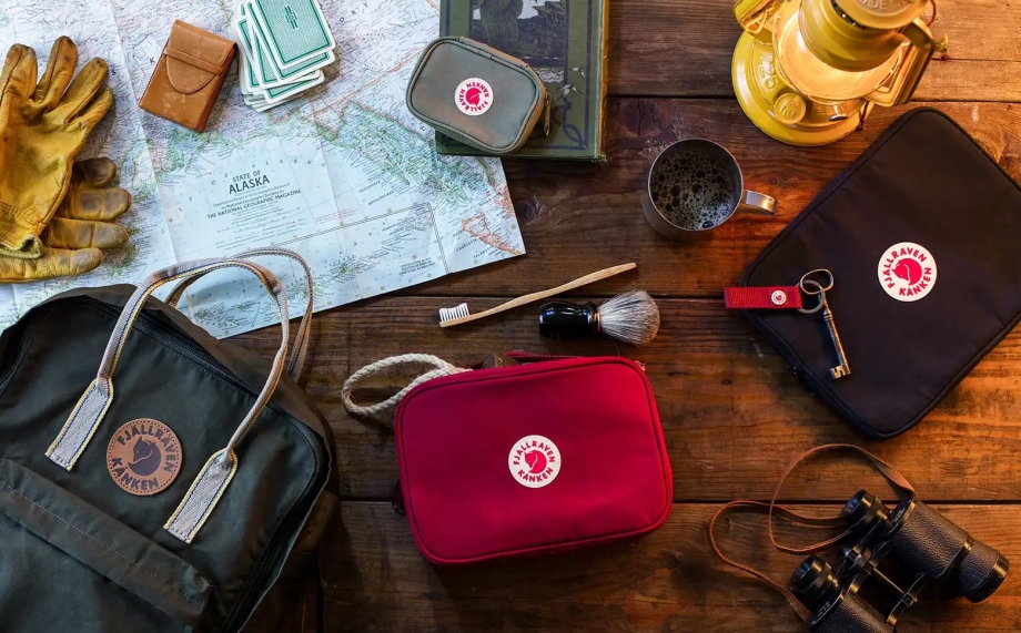 Kånken Travel Wallet Fjällräven Canada Brand Spicy Orange