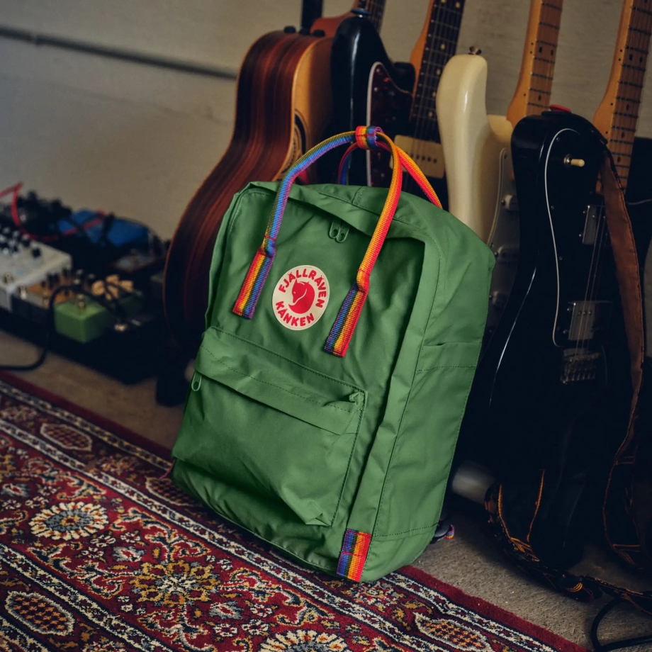 Fjällräven Canada Black-Rainbow Pattern Kånken Rainbow
